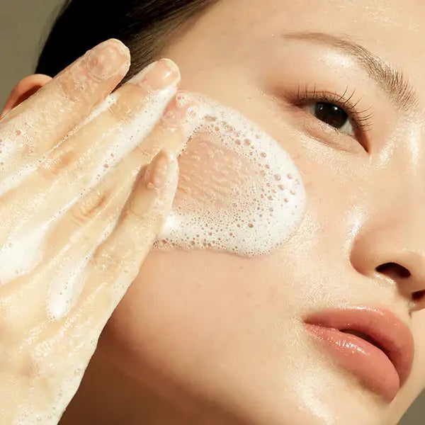 Dear Klairs Gentle Black Facial Cleanser 140ml Korean facial cleanser product image 6