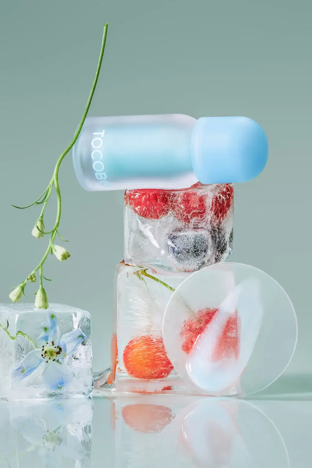 TOCOBO Juicy Berry Plumping Lip Oil 00 GLAM MAX Frozen Berry 4g Korean beauty product image 15