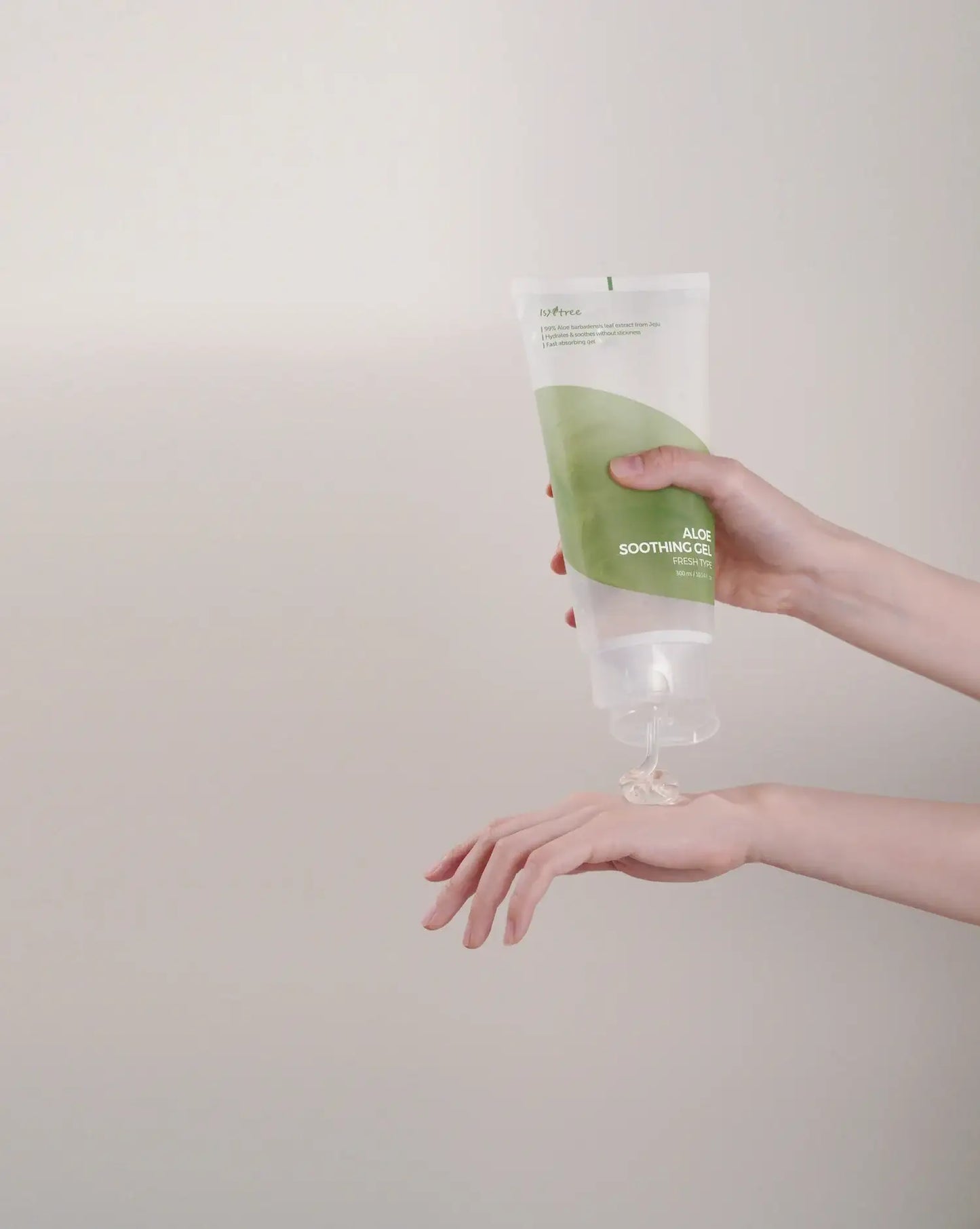 Isntree Aloe Soothing Gel Fresh Type 300ml Korean skincare product image 5