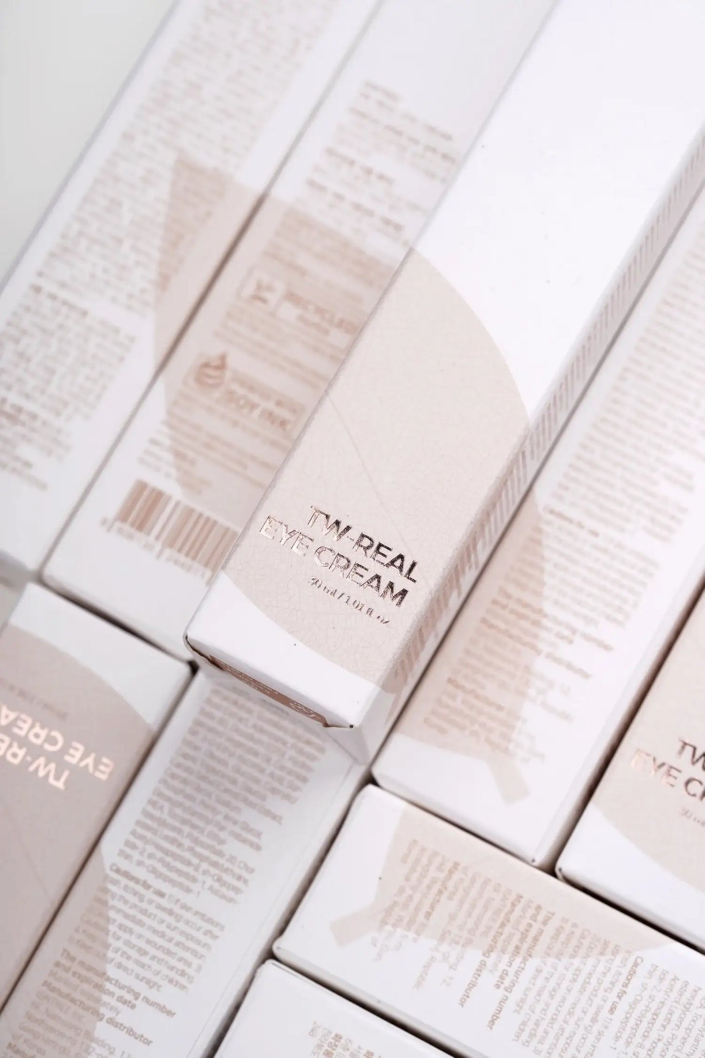 Isntree TW-Real Eye Cream 30ml Korean skincare product image 6